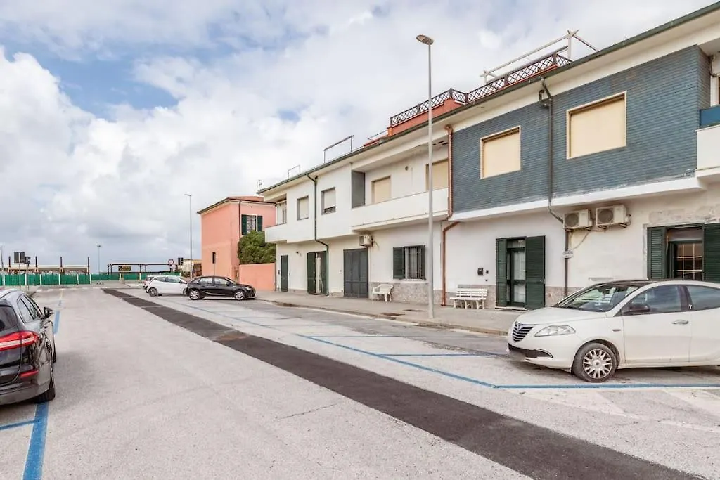 Coastal Heaven, Spacious Apartment Near The Beach Marina Di Pisa Italy
