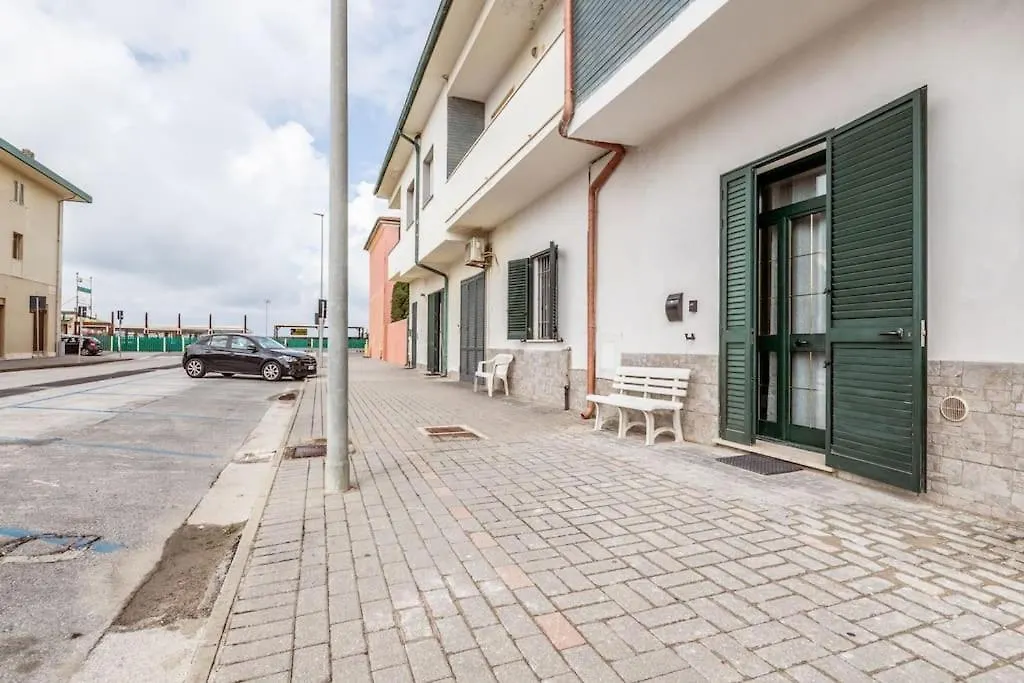 Coastal Heaven, Spacious Apartment Near The Beach Marina Di Pisa 0*,  Italy